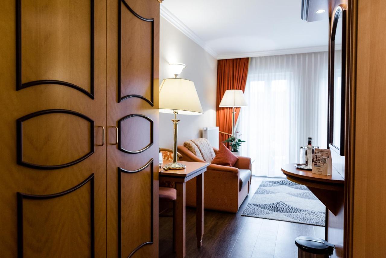 Akzent Hotel Bayerwald-Residenz Neukirchen  Exterior photo