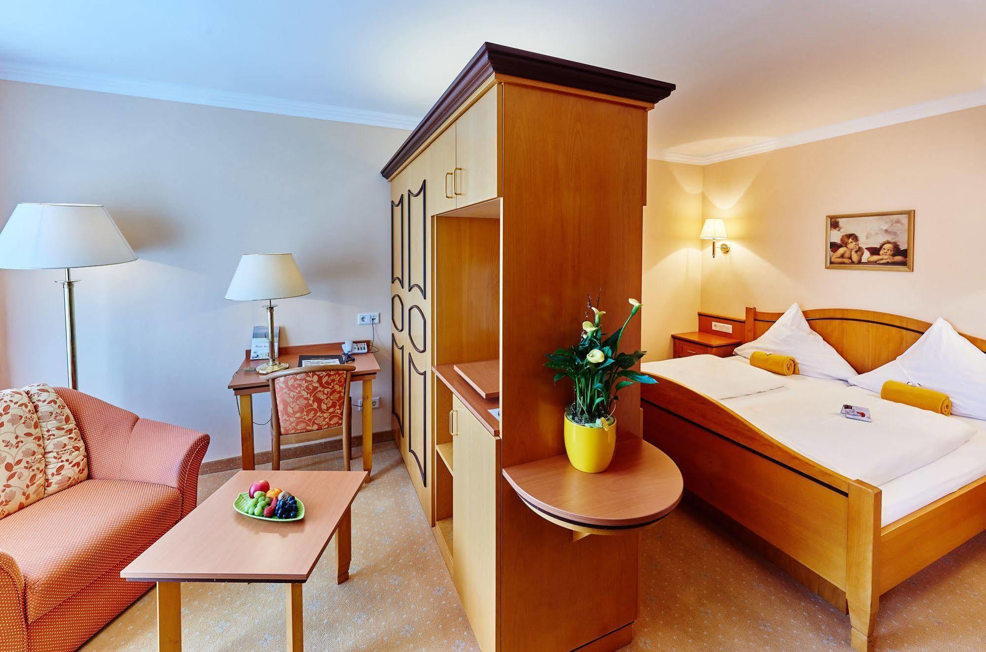 Akzent Hotel Bayerwald-Residenz Neukirchen  Exterior photo